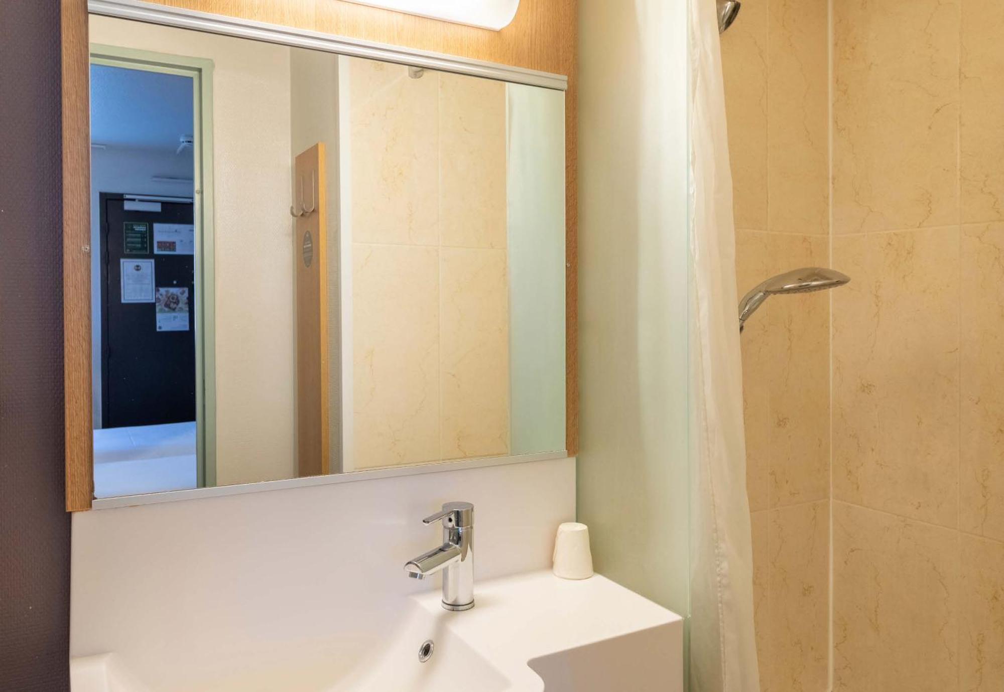 B&B Hotel Αζάν Εξωτερικό φωτογραφία